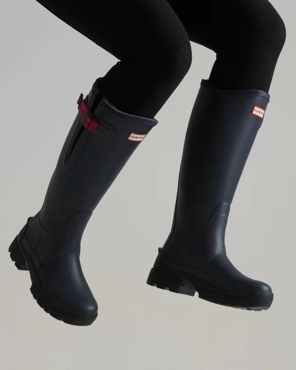 Hunter-Women's Balmoral Adjustable 3mm Neoprene Rain Boots-Navy/ Peppercorn